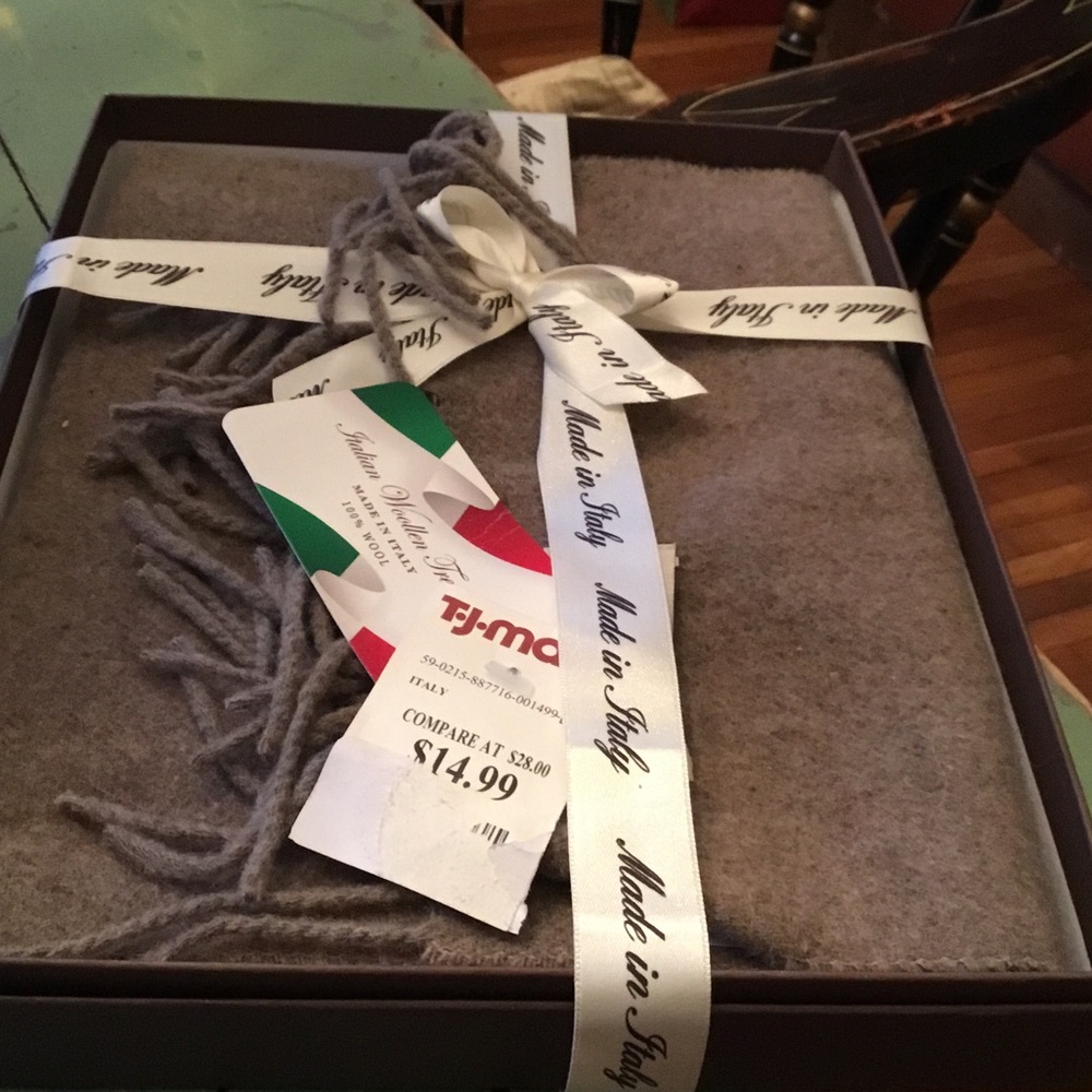 Wool Scarf made in Italy - NIB